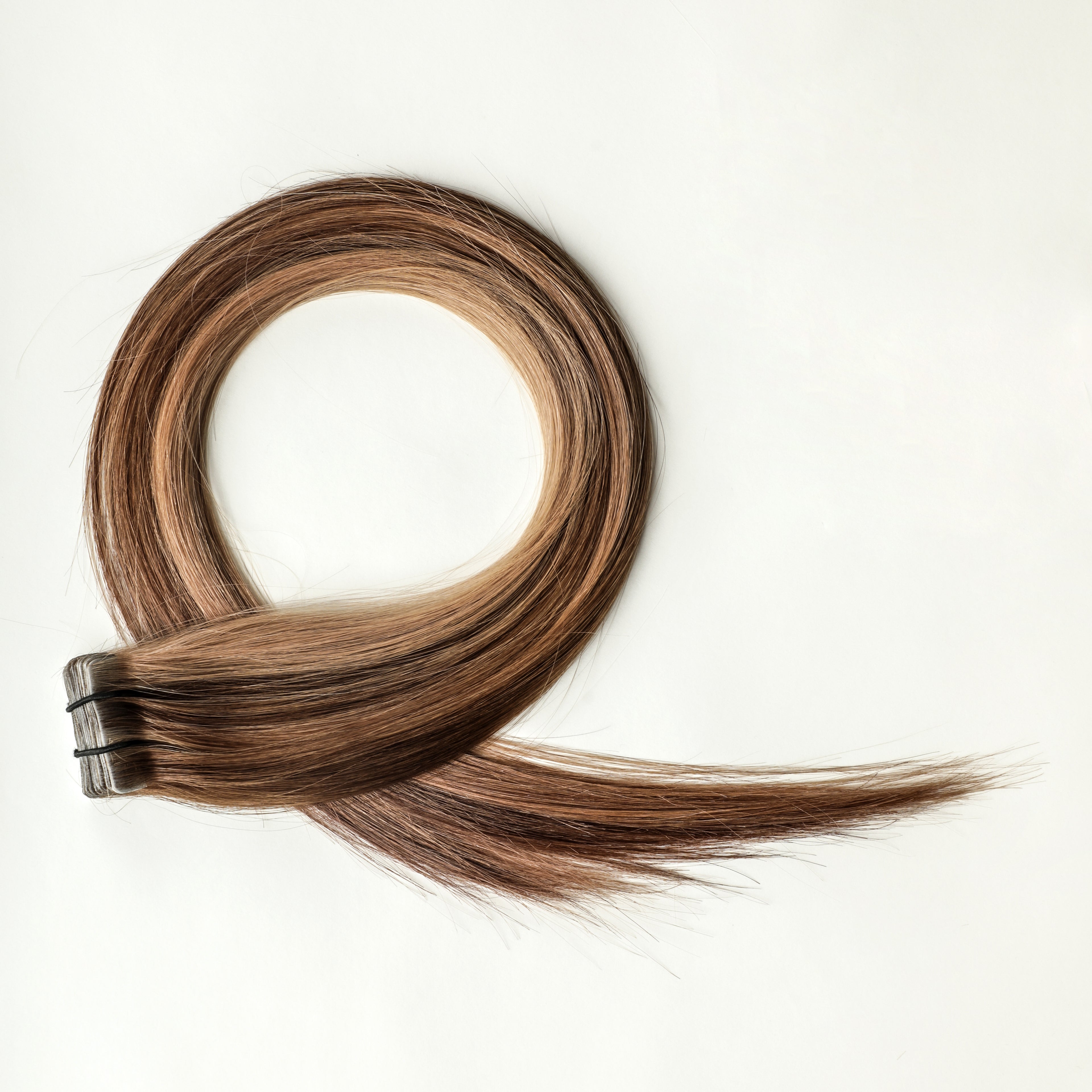 Kellí - 50 gram premium invisible tape extensions